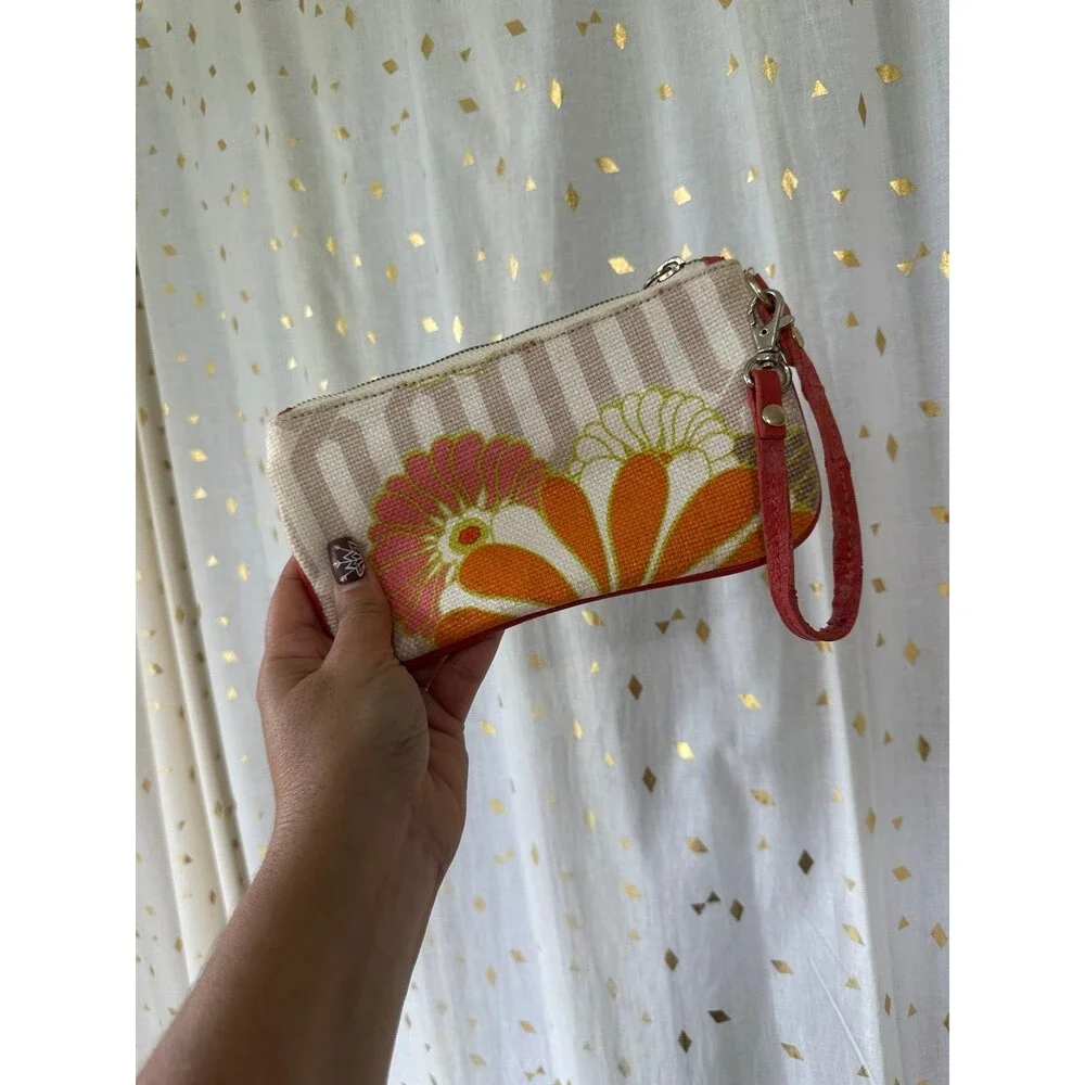 Spartina Daufuskie Island Floral Natural Linen Genuine Leather Wristlet